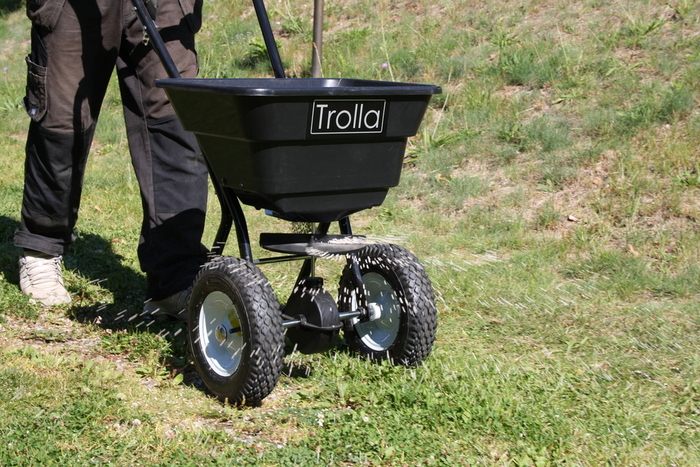 Gödnings-/saltspridare 36 L Trolla